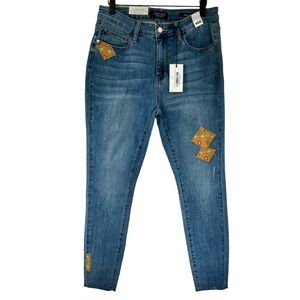 JUDY BLUE 70s Print Patch Skinny Fit Groovy Blue Jeans NEW 13/31